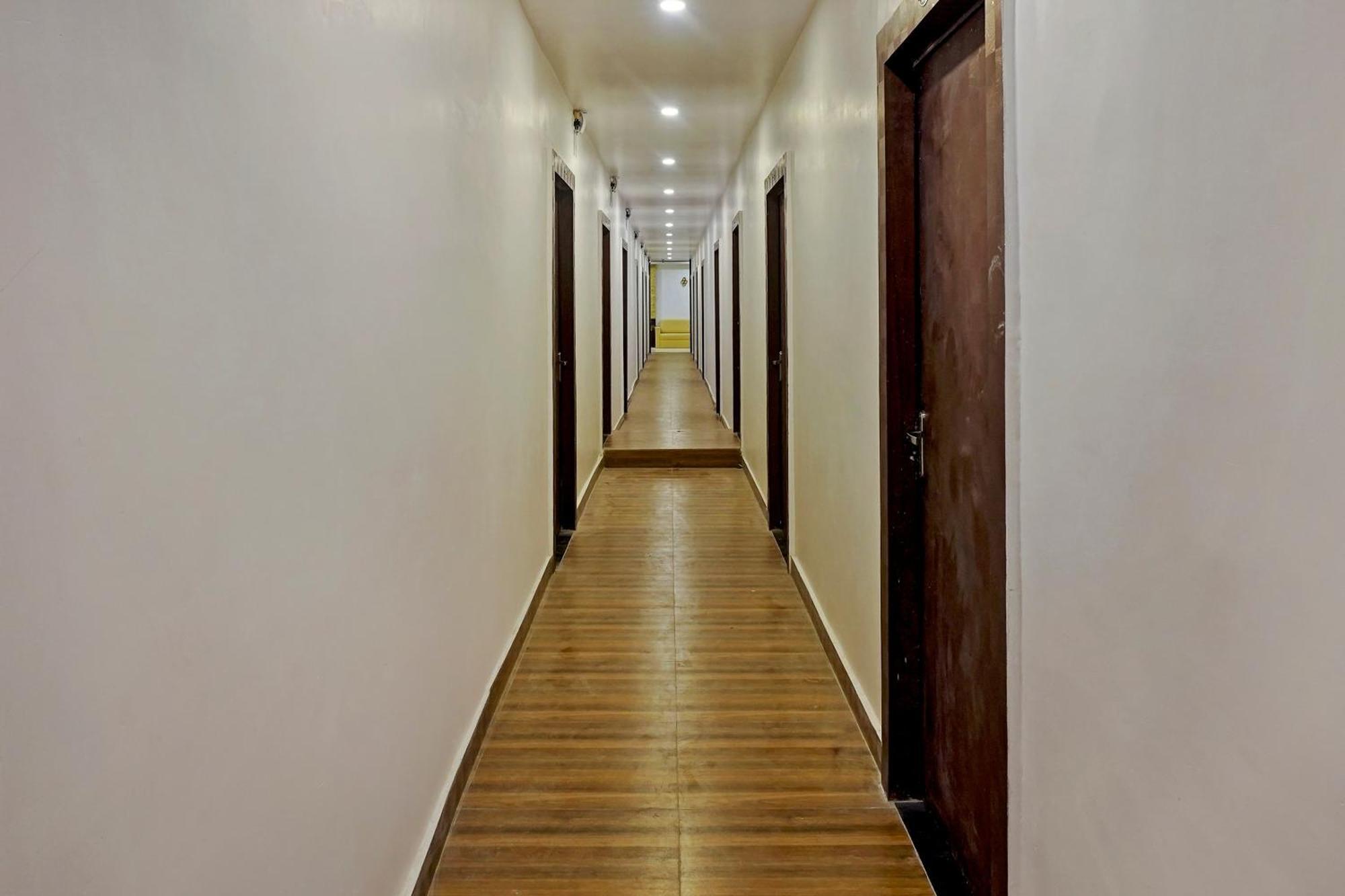 Collection O Gauri Shree Hotel Bhopal Buitenkant foto